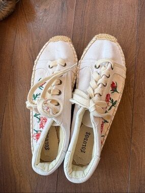 Soludos Cream Canvas Lace-Up Espadrilles with Red Rose Embroidery